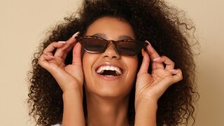 16_9_320x180_thumbnail_ratgeber_brillenberatung_welche_sonnenbrille_passt_zu_mir